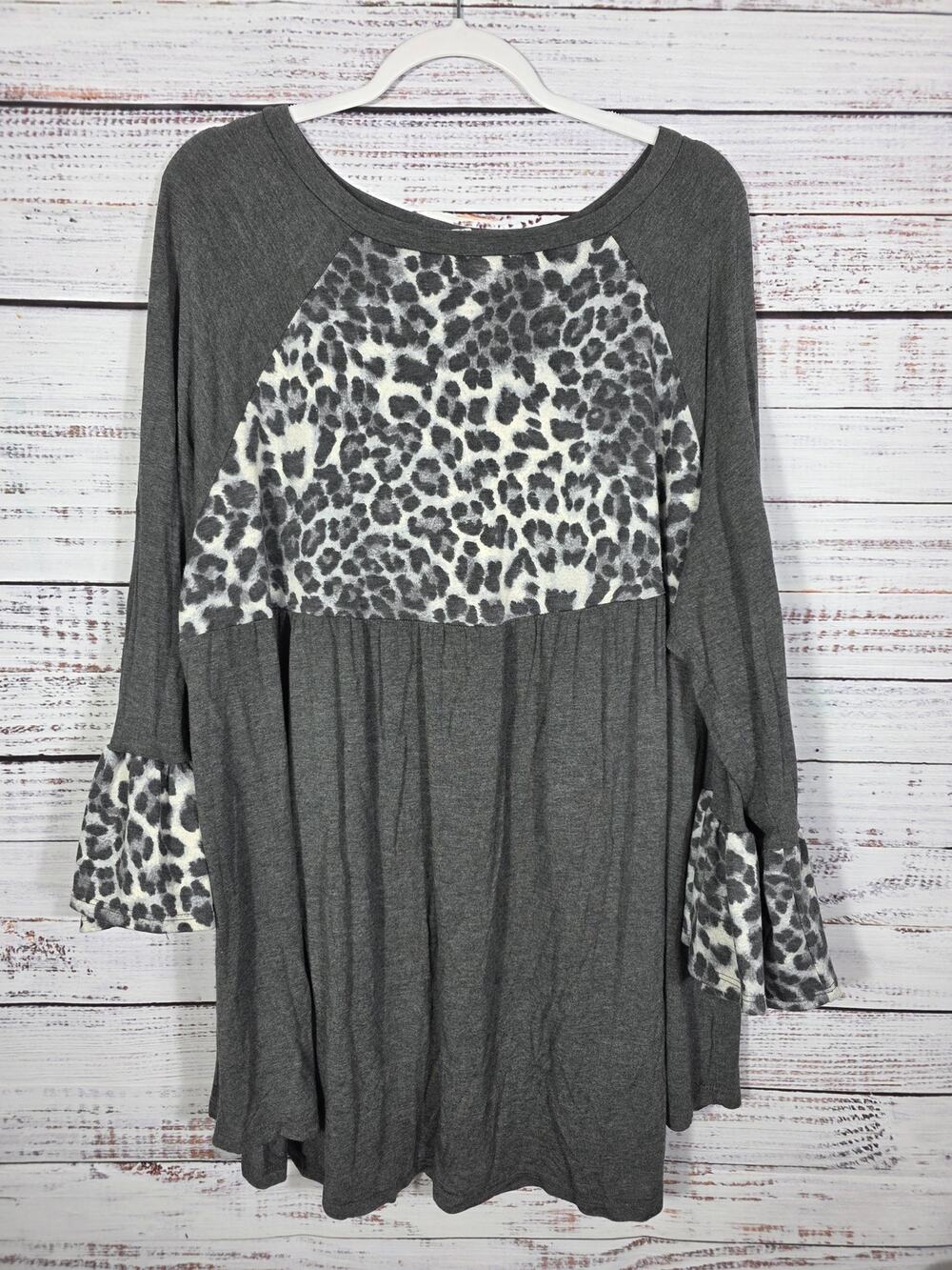 Emerald Women's 3X Gray Leopard Print Babydoll Tunic Top Bell Sleeve Plus Size